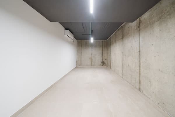 Bodega en sótano de vivienda unifamiliar saludable
