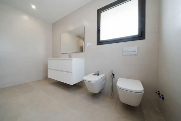 Lavabo en vivienda unifamiliar sostenible