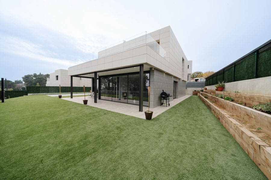 Vista exterior vivienda unifamiliar de diseño