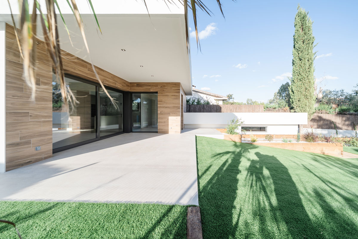 Porche en vivienda positiva en BARCELONA