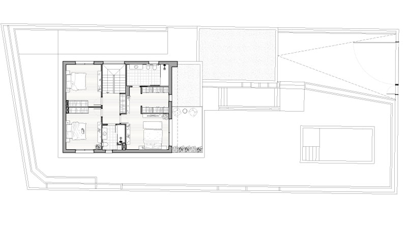 Planta primera de vivienda unifamiliar con piscina