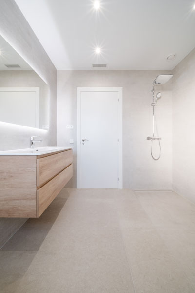 Lavabo moderno en vivienda unifamiliar sostenible en Barcelona (L'Ametlla del Vallès)