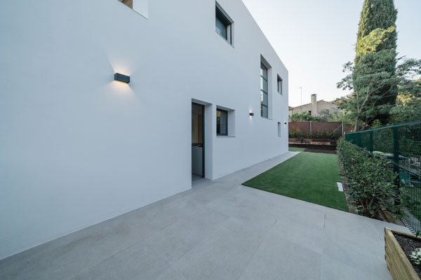 Vivienda unifamiliar saludable con piscina