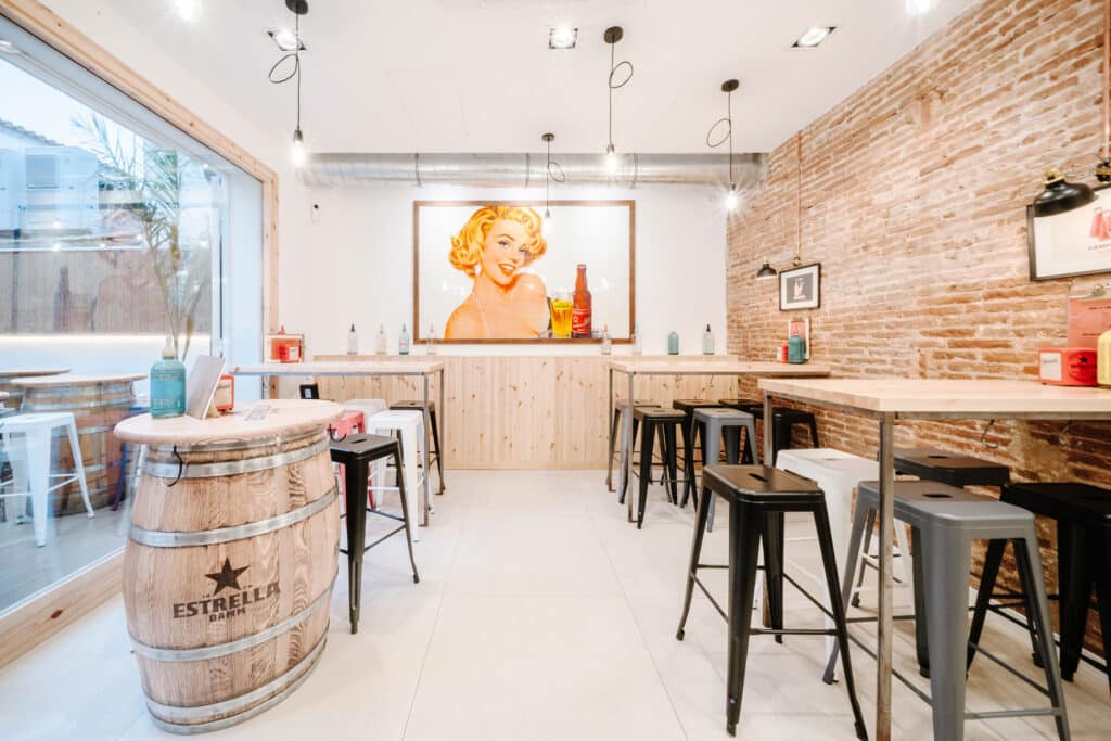 Reforma integral de bar con intervención estructural