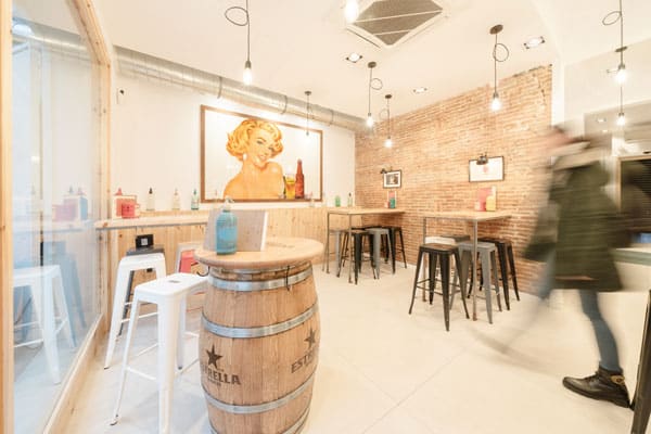 Reforma integral de bar con intervención estructural